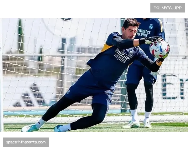 皇马多名后卫伤缺，库尔图瓦复出稳定军心